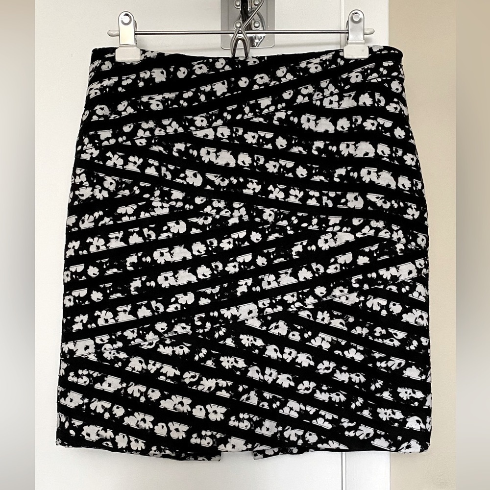 White House Black Market Black and White Stripe Floral Skirt Size 6